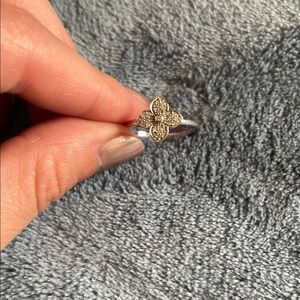 Elegant Silver Floral Ring